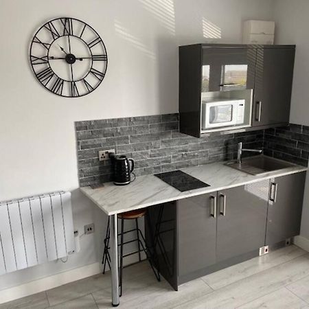 Luxury Mumbles View Studio Apartment Swansea Exterior photo