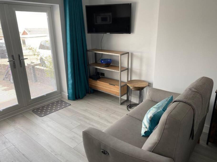 Luxury Mumbles View Studio Apartment Swansea Exterior photo