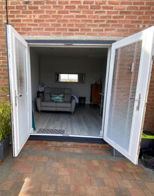 Luxury Mumbles View Studio Apartment Swansea Exterior photo